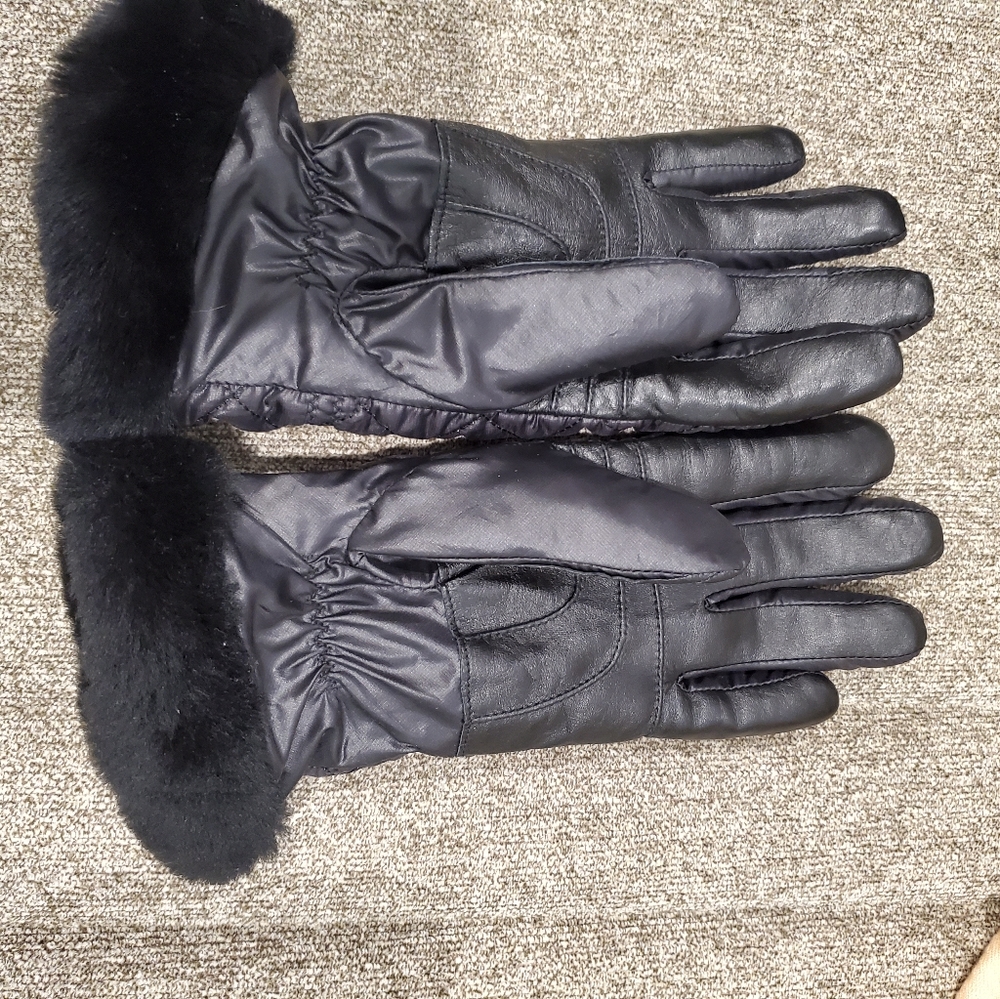 Ugg Gloves - image 2